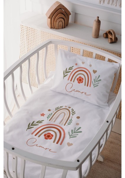 %100 Pamuk Saten Isme Özel Isimli Anne Yanı Beşik Nevresim Takımı Gökkuşağı