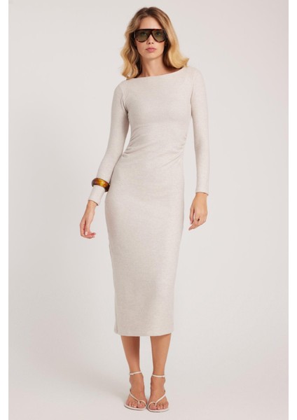 Kadın Slim Fit Dar Kesim Bisiklet Yaka Bej Elbise fırsatları