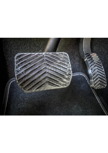 Tesla Model Y Juniper Karbon Görünümlü Pedal Kılıf Seti