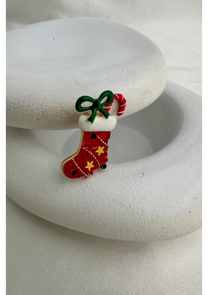 Yılbaşı Özel Kırmızı Taşlı Baston Detay Çorap Broş (4cm) modelleri