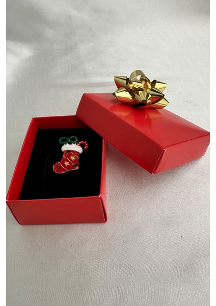 Yılbaşı Özel Kırmızı Taşlı Baston Detay Çorap Broş (4cm) fırsatları