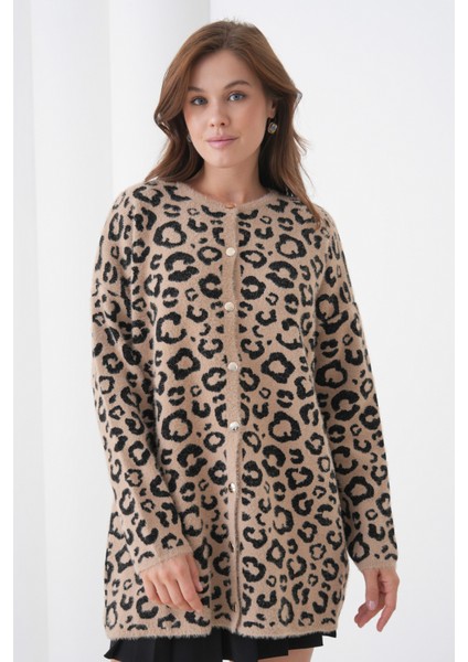 Kadın Tesettüre Uygun Midi Boy Uzun Kol Önden Düğmeli Leopar Desenli Spor Şık Triko Ceket modelleri