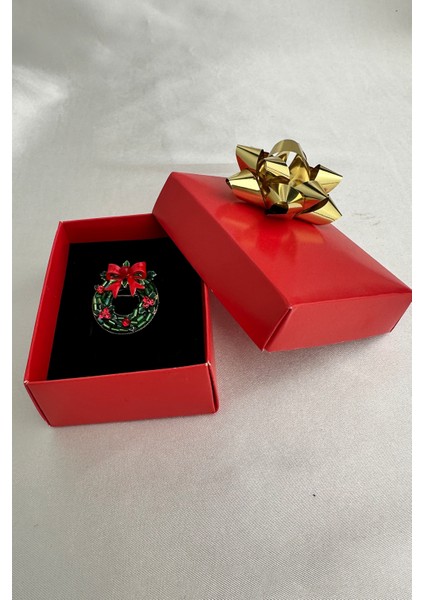 Yılbaşı Özel Kırmızı Kırmızı Fiyonk Detay Taşlı Çelenk Broş (3cm) fırsatları