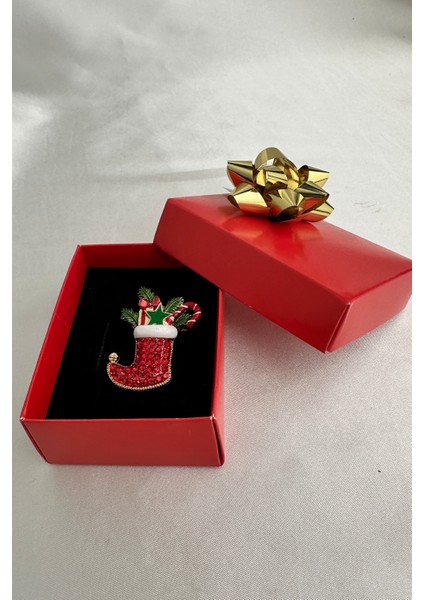 Yılbaşı Özel Yeşil Yıldız Detay Kırmızı Taşlı Noel Çorap Broş (4cm) fırsatları