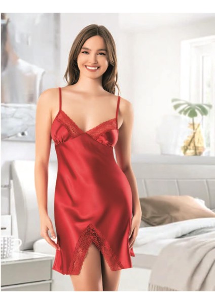 2133 Miss Laris Gecelik