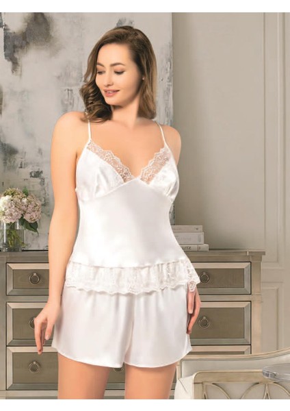 4223 Miss Laris Gecelik