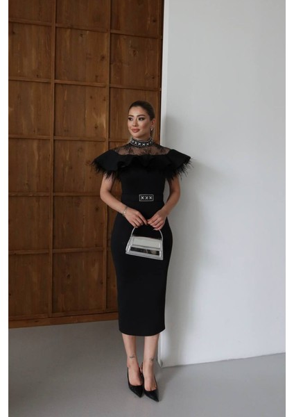 Kadın Dantel ve Tüy Detaylı Taş Kemerli Midi Tasarım Elbise NBNC2521