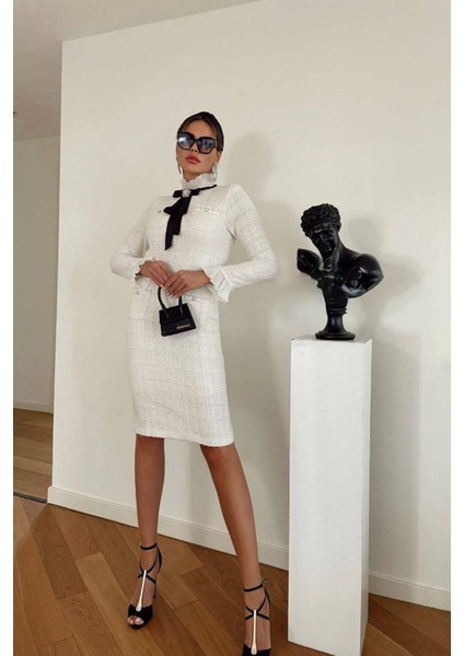 Kadın Broş ve Tül Detaylı Tüvit Kumaş Midi Elbise NBNC7027 fırsatları