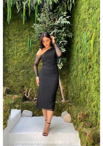 Kadın Siyah Tek Omuz Tül Kol Taşlı Midi Elbise NBMY3722 modelleri