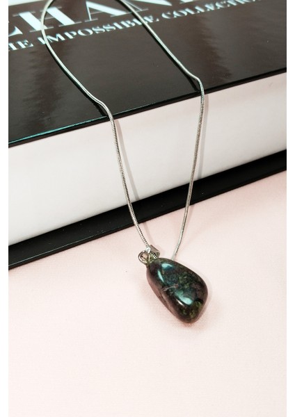 Anyolit Doğal Taşı Zincirli El Yapımı Kolye Uç: 2 cm Zincir: 20 cm Kutulu fırsatları