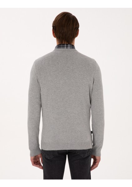 Erkek Açık Gri Melanj Slim Fit V Yaka Basic Triko Kazak 50314190-VR091 indirimleri