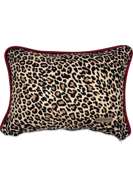 Jasmin Spot - Kırmızı Deri Biye Detaylı Leopar Desenli Kırlent Kılıfı - 50X40CM