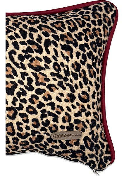 Jasmin Spot - Kırmızı Deri Biye Detaylı Leopar Desenli Kırlent Kılıfı - 50X40CM modelleri