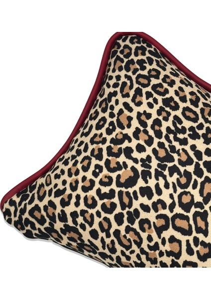 Jasmin Spot - Kırmızı Deri Biye Detaylı Leopar Desenli Kırlent Kılıfı - 50X40CM fırsatları