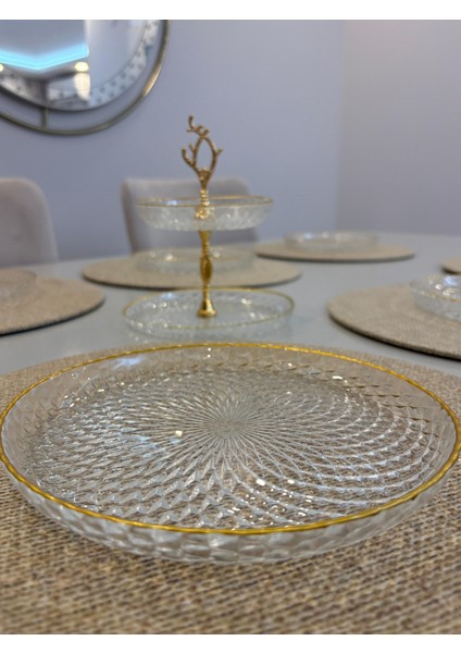 Altın Yaldızlı Pasta Seti ve 2 Katlı Kurabiye Sunum Standı – 19 cm Şık Tasarım 6 Adet Pasta Tabağı, Misafir Sunumları Için Zarif Seçim