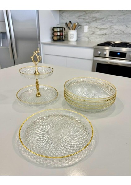 Altın Yaldızlı Pasta Seti ve 2 Katlı Kurabiye Sunum Standı – 19 cm Şık Tasarım 6 Adet Pasta Tabağı, Misafir Sunumları Için Zarif Seçim