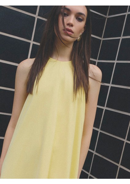 Oix Regular Fit Sıfır Kol Askılı Kısa Boy Sarı Renk Elbise fiyatları