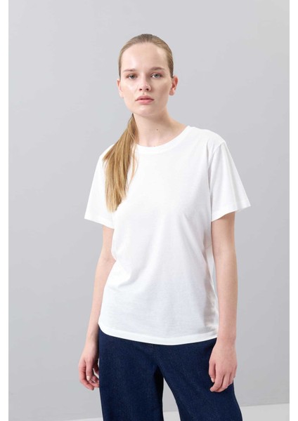 Basic Bisiklet Yaka T-shirt Beyaz K2454102_002 fırsatları