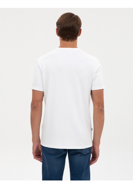 Erkek Beyaz Regular Fit Kalın Dokulu Bisiklet Yaka Basic Tişört 50318130-VR013 indirimleri