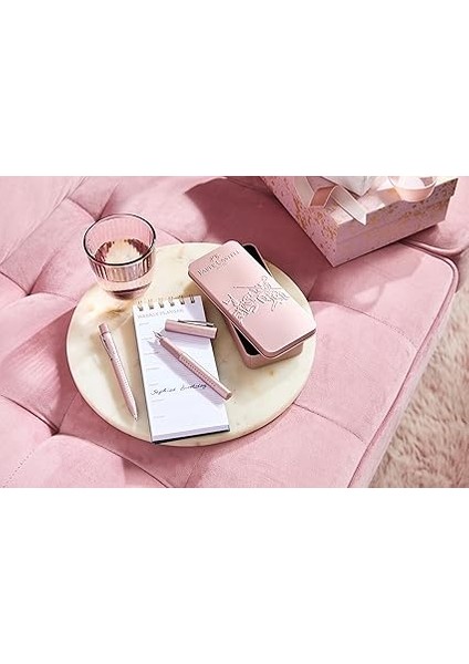 Grip 2011 Hediye Seti, Soluk Gül Rengi, M Uçlu Dolma Kalem ve Xb Tükenmez Kalem, Metal Kutuda, Ekstra Yumuşak Yazım indirimleri