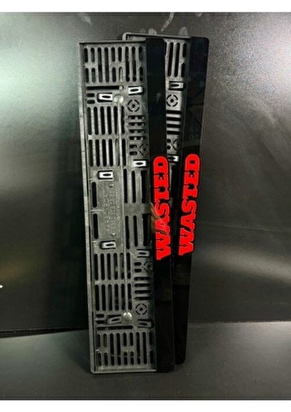 Wasted Yazılı Pleksi Araba Plakalığı BMC 100 Modeli İçin Dayanıklı Tasarım