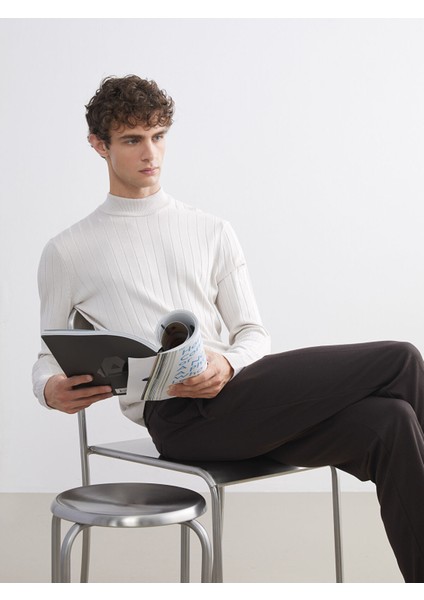 Yeni Sezon Yarım Balıkçı Yaka Erkek Triko Kazak