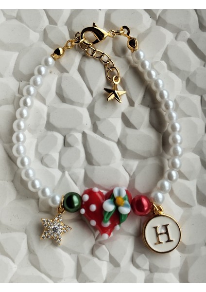 Yılbaşı Kalp Murano, Zirkon Yıldız ve Mineli Harf Detaylı Bileklik fiyatları