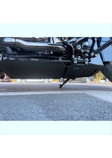 Motosiklet Motor Koruma Cihazı Alt Kayma Plakası Harley Cvo Street Glide Cvo Yolu Glide 2021 2022 (Yurt Dışından) indirimleri