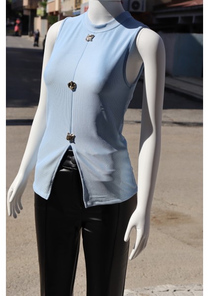 Önden Düğmeli ve Yırtmaçlı Ottoman Kumaş Bluz