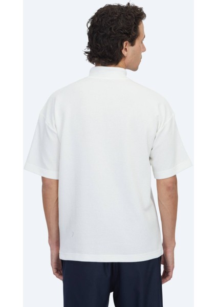 Ekru Desenli Dik Yaka T-Shirt indirimleri