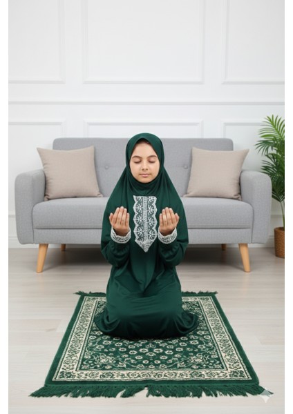 Kız Çocuk Düz Renk Dantelli Kendinden Kapşönlü Namaz Elbisesi