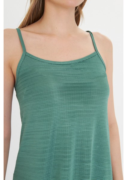 Yeşil Kadın Askılı Piliseli Elbise modelleri