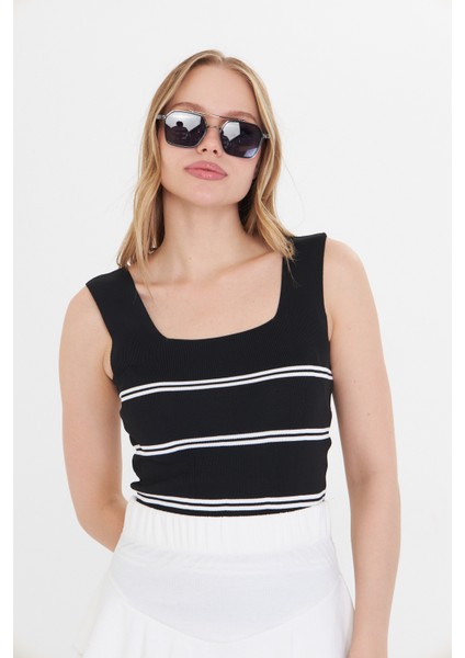 Kadın Kolsuz Kalın Askılı Ince Yazlık Kare Yaka Çizgili Triko Atlet 2'li Set modelleri