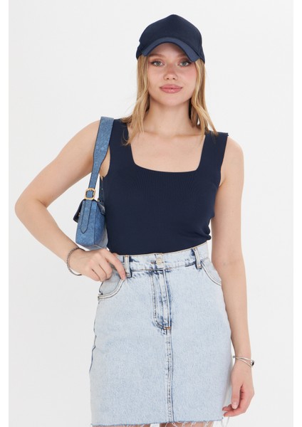 Kadın Kolsuz Kalın Askılı Ince Yazlık Kare Yaka Triko Atlet 3'lü Set modelleri