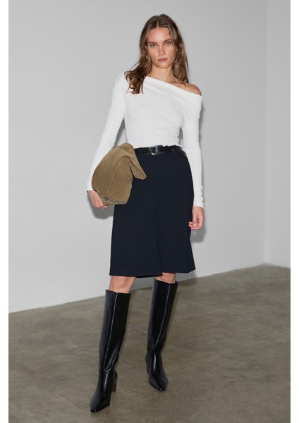 RALIVEA Kadın Kayık Yakalı Vücuda Oturan Esnek Kumaşlı Ekru Bluz