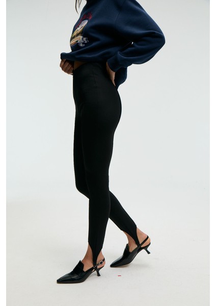 RYSANNE Kadın Esnek Kumaşlı Slim Fit Paçası Lastik Detaylı Siyah Pantolon fırsatları