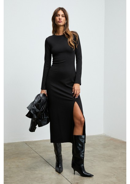 THALUNE Kadın Yuvarlak Yaka Uzun Kollu Vücuda Oturan Önde Yırtmaç Detaylı uzun Siyah Elbise