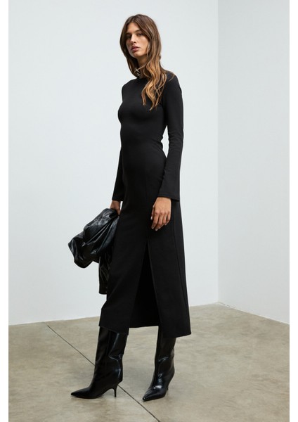 THALUNE Kadın Yuvarlak Yaka Uzun Kollu Vücuda Oturan Önde Yırtmaç Detaylı uzun Siyah Elbise fiyatları