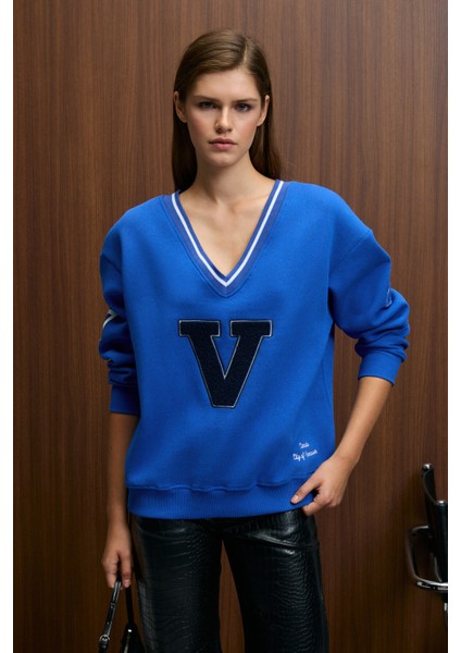 DIVINE Kadın V Yakalı Nakış Ve Patch Detaylı Mavi Sweatshirt