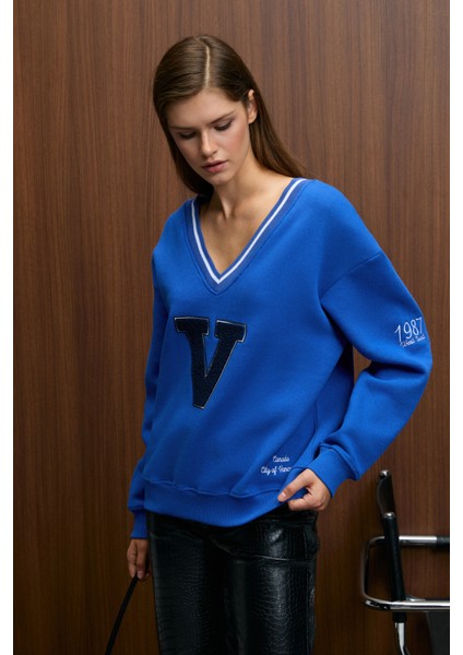 DIVINE Kadın V Yakalı Nakış Ve Patch Detaylı Mavi Sweatshirt modelleri