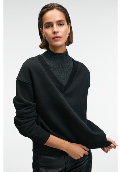 ARINEL Kadın V Yaka Regular Fit Siyah Sweatshirt fırsatları