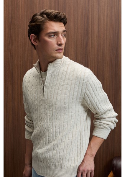 IVAR Erkek Yarım Fermuarlı Dik Yakalı Saç Örgü Desenli Triko Taş Rengi Kazak modelleri