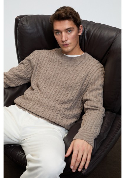 VINTLACE Erkek Yuvarlak Yaka Saç Örgü Desenli Regular Fit Triko Bej Kazak fiyatları