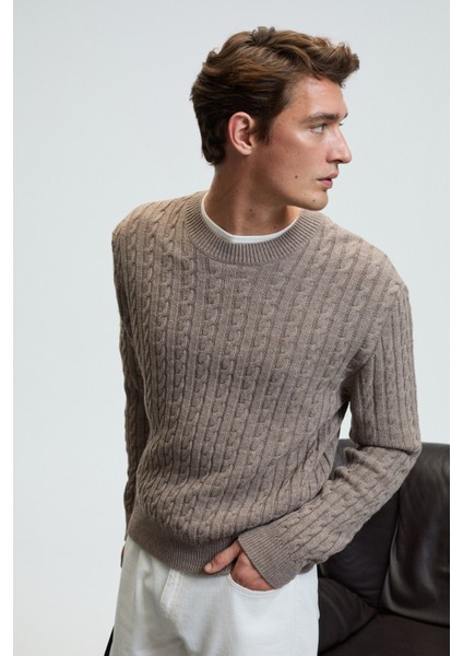 VINTLACE Erkek Yuvarlak Yaka Saç Örgü Desenli Regular Fit Triko Bej Kazak