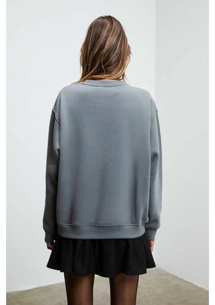 KARIUS Kadın Organik Pamuklu İçi Polarlı Oversize Yuvarlak Yakalı Gri Sweatshirt