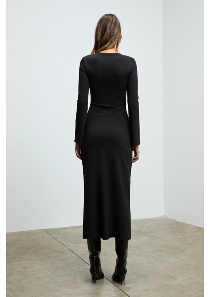 THALUNE Kadın Yuvarlak Yaka Uzun Kollu Vücuda Oturan Önde Yırtmaç Detaylı uzun Siyah Elbise