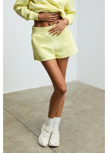 CARROL Kadın Nakış İşlemeli Beli Lastikli 3 İplik Organik Pamuk Relaxed Sarı Şort fiyatları