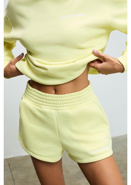 CARROL Kadın Nakış İşlemeli Beli Lastikli 3 İplik Organik Pamuk Relaxed Sarı Şort fırsatları