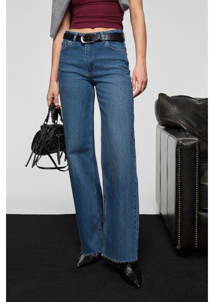 FABLE Kadın Straıght Fit Paçası Dikişsiz Bitişli Denim Koyu Mavi Jeans modelleri