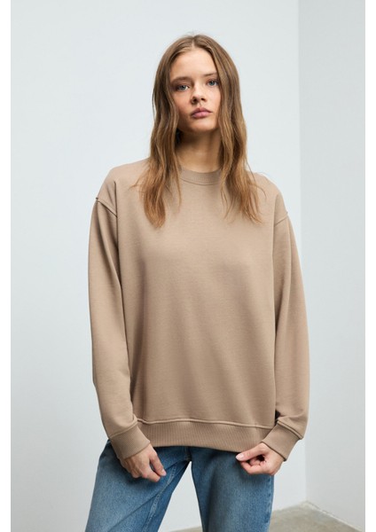KARIUS Kadın Organik Pamuklu İçi Polarlı Oversize Yuvarlak Yakalı Açık Kahverengi Sweatshirt
